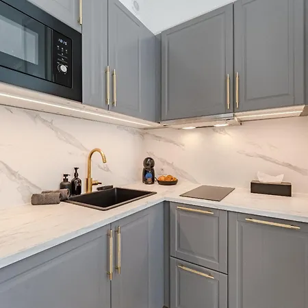 Luxury In With 3 Pools One Is Heated 1 Bedroom And 2 Beds Apartman *
