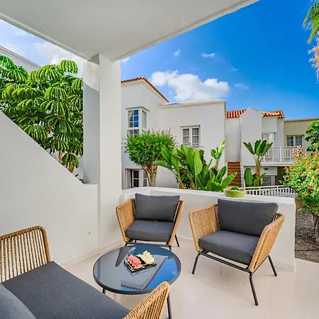 Luxury In With 3 Pools One Is Heated 1 Bedroom And 2 Beds Apartman *