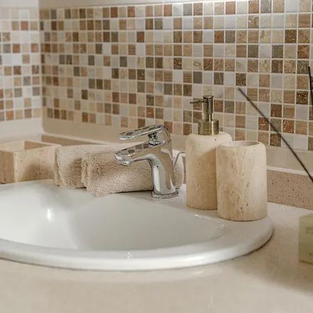 Luxury In With 3 Pools One Is Heated 1 Bedroom And 2 Beds Daire